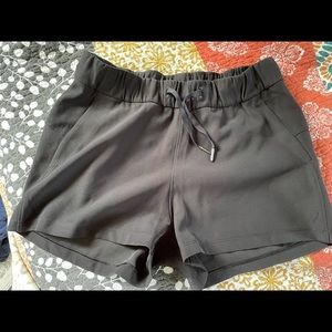Lululemon on the fly shorts (woven) 3” inseam